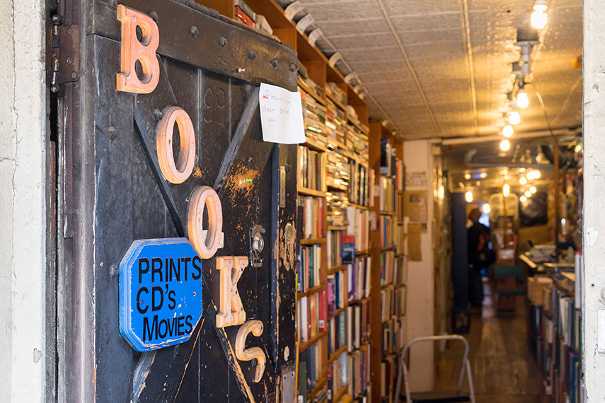 The Library East Village NY: 芸術写真 The Library East Village NY: 芸術写真 - メルカリ