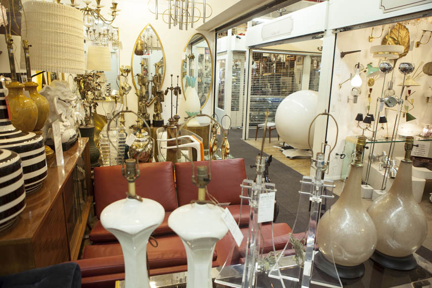 アンティーク雑貨 mtempire state building antique Antique shop 'tricked tourist into $1M sale'